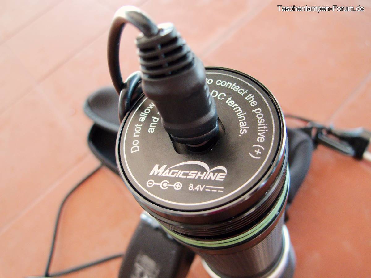 Taucherlampe Magicshine MJ 878, leistungsstarke Taschenlampe für Schnorchler und Taucher