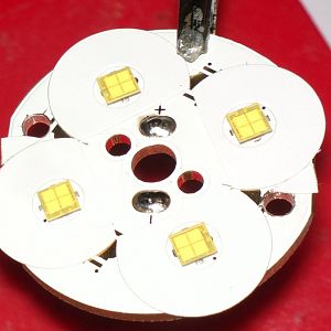 verzinntes Board mit Isolationsringen