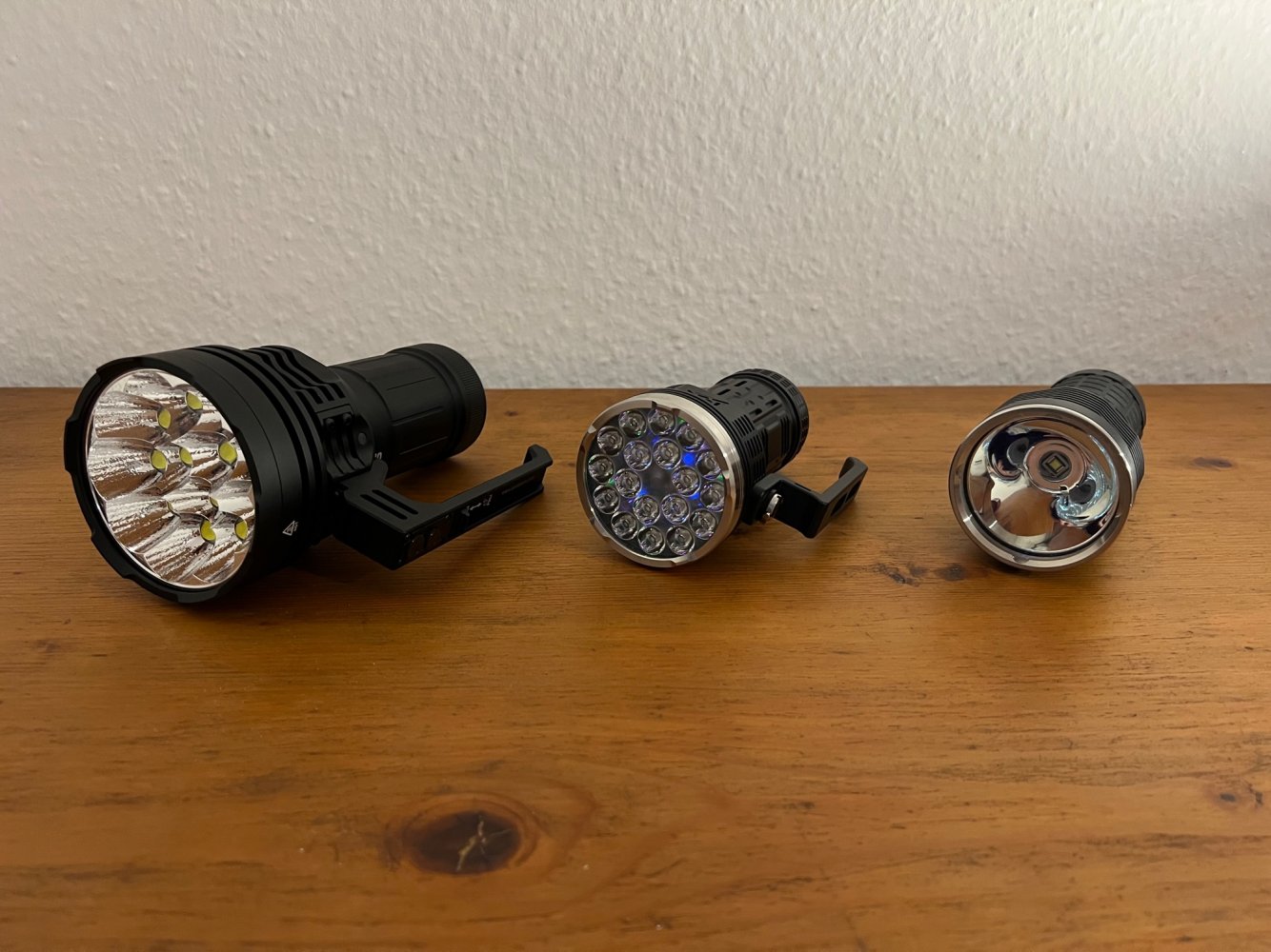 Acebeam X75 / Astrolux MF01X / Convoy 4x18A